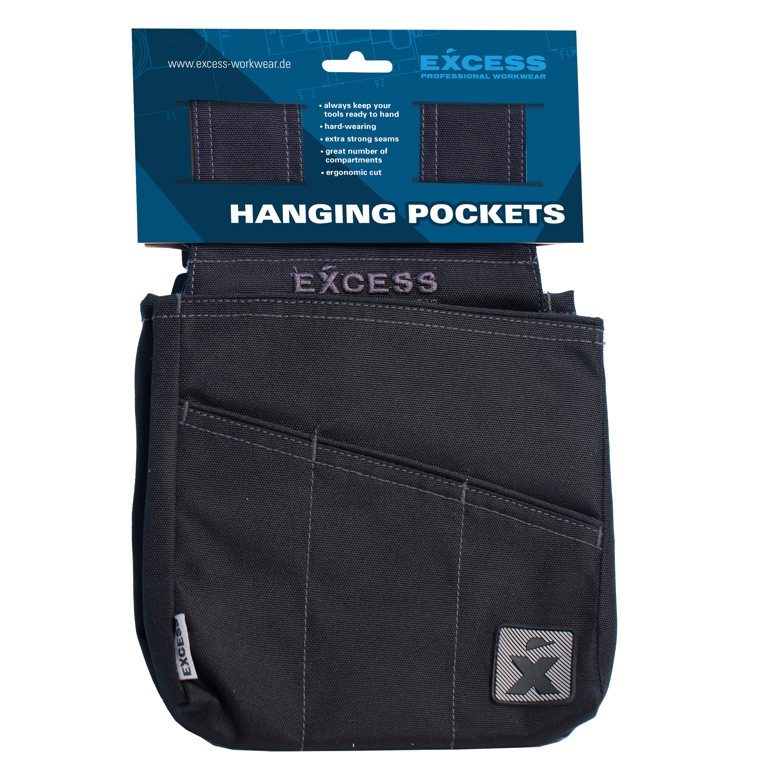 Schwarze Hängetasche von EXCESS mit aufgesetzten Fächern, verstärkten Nähten und Logo-Patch unten rechts.