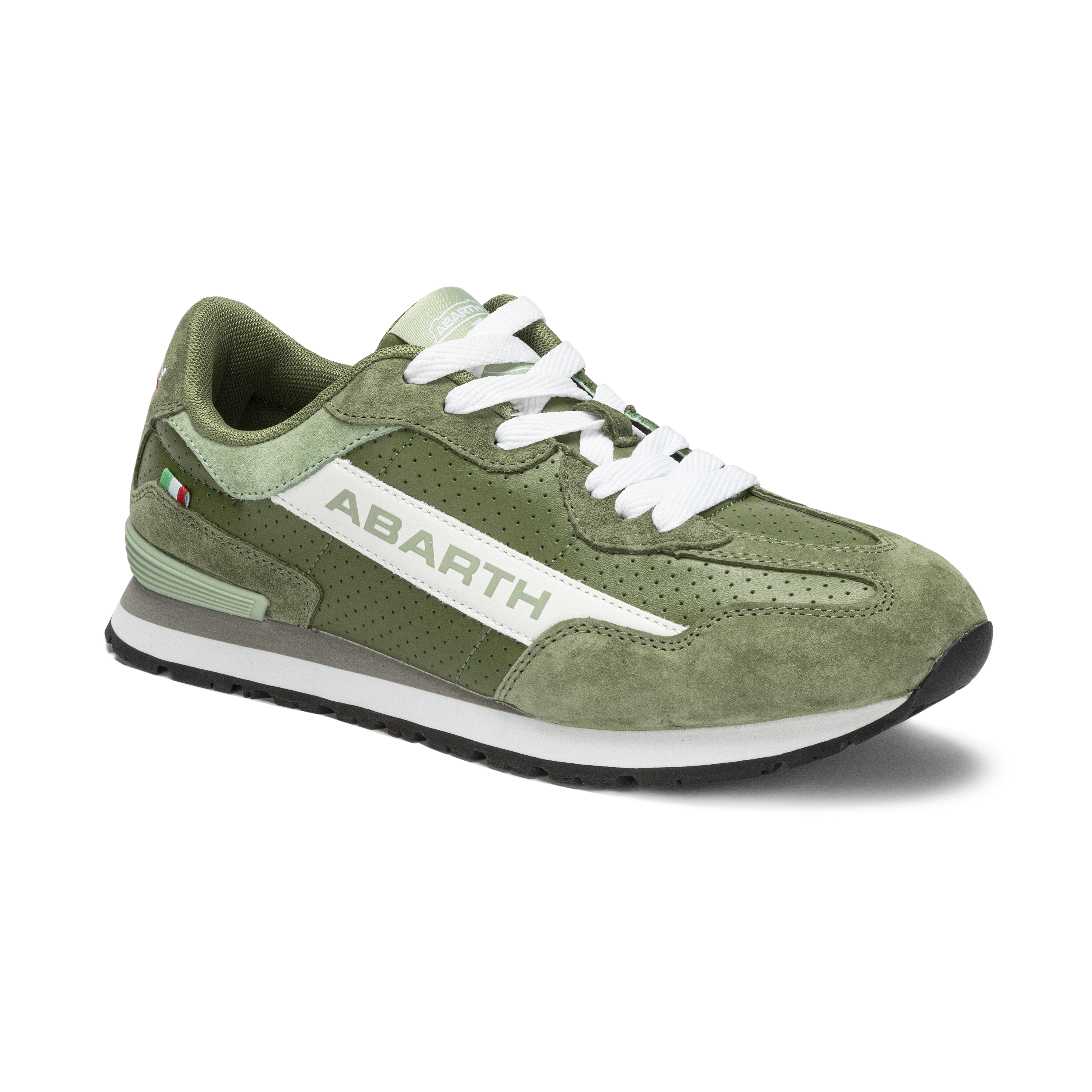 ABARTH Sneaker grün aus Veloursleder mit weißer Schnürung und Logo – sportlicher Freizeitschuh mit Komfortsohle.